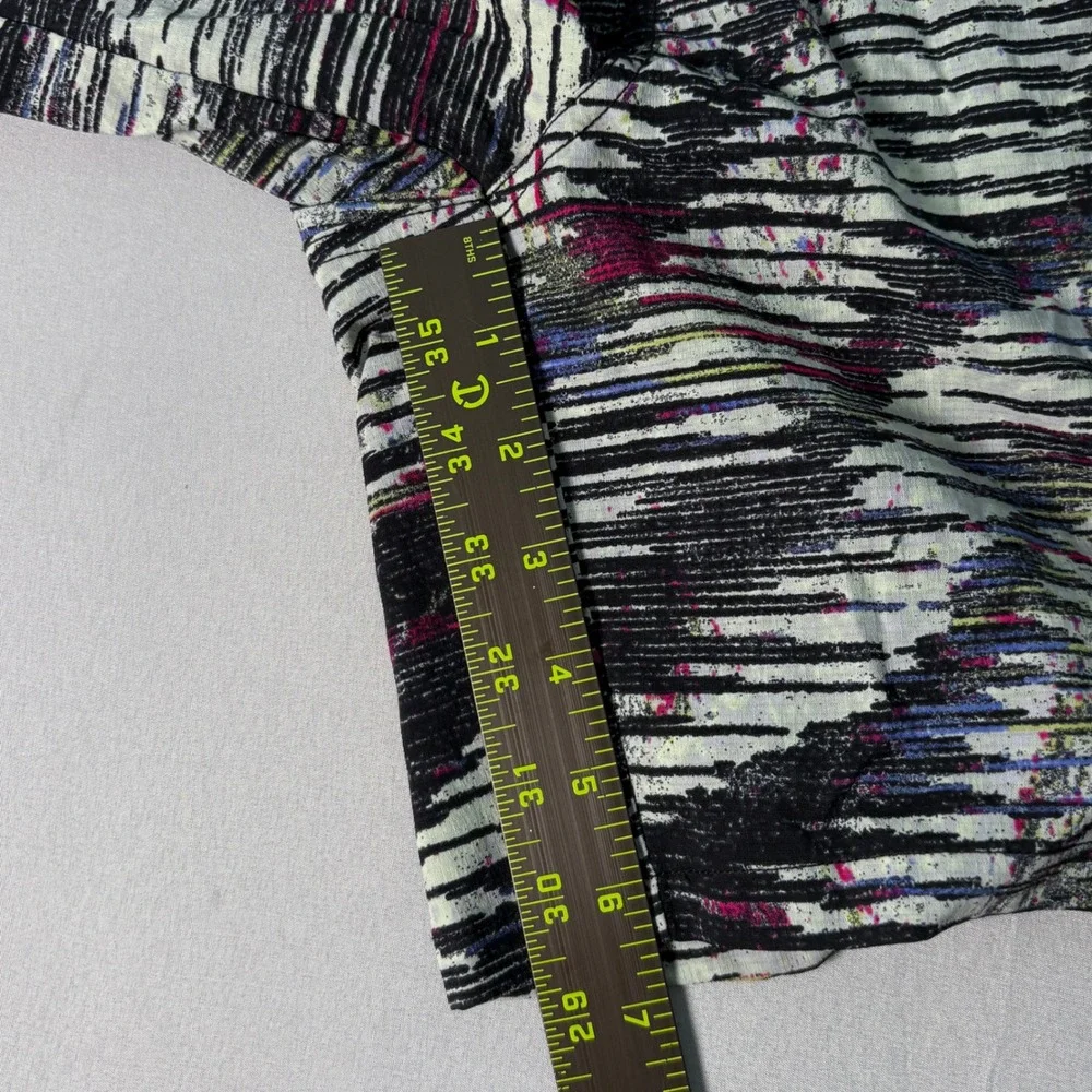 The North Face Mens Abstract Glitch Print Athletic Shorts Black Pink Small 317
